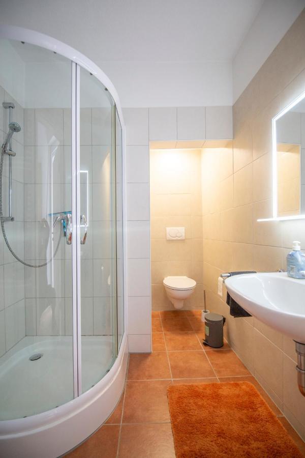 Apartment Mit Kleinem Innenhof Im Erdgeschoss Fuer Bis Zu 4 Personen Клоттен Экстерьер фото