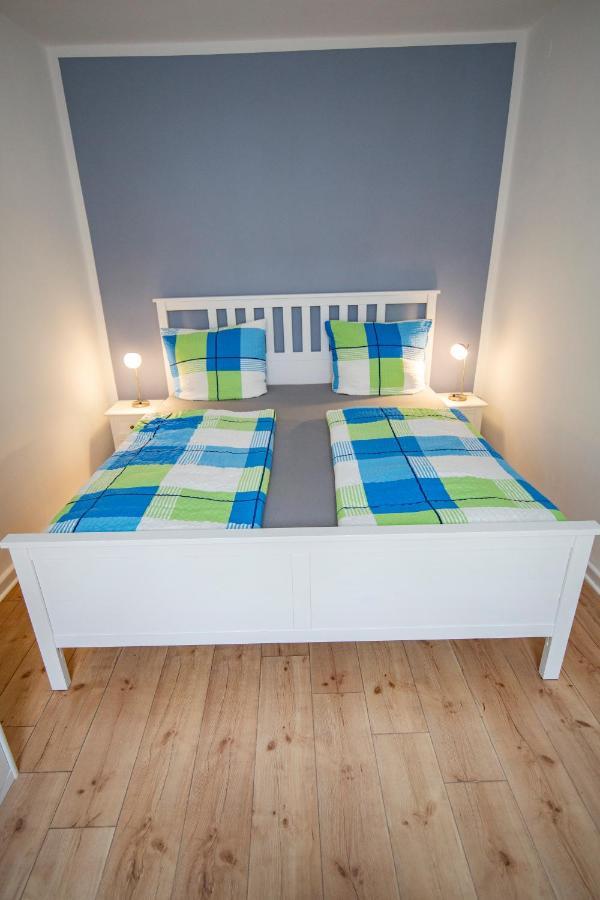 Apartment Mit Kleinem Innenhof Im Erdgeschoss Fuer Bis Zu 4 Personen Клоттен Экстерьер фото